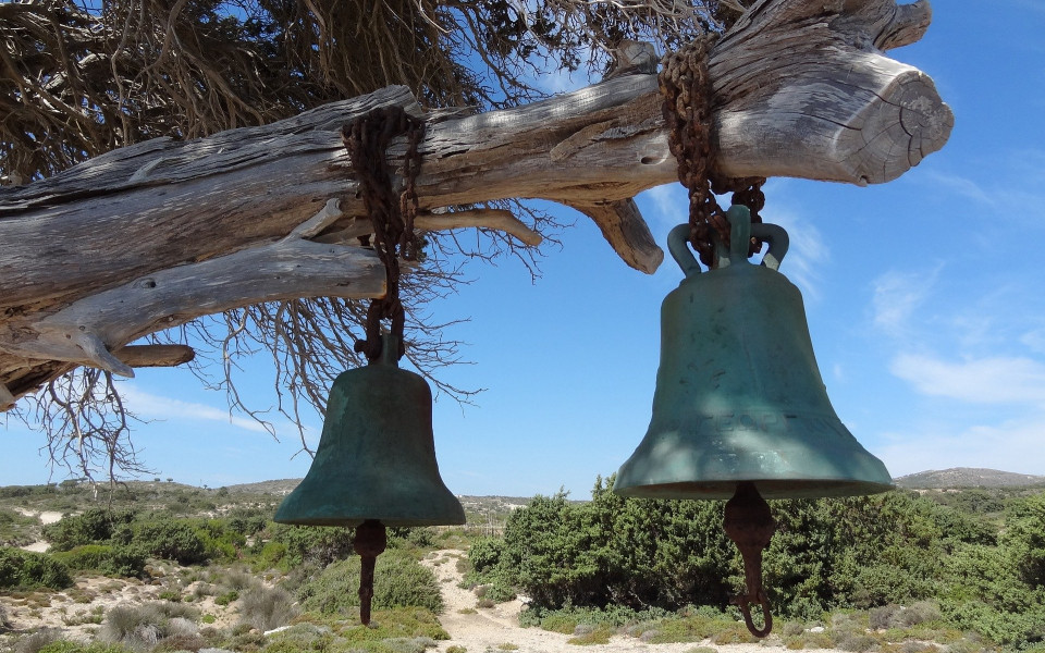 Baum mit Glocke auf Kos