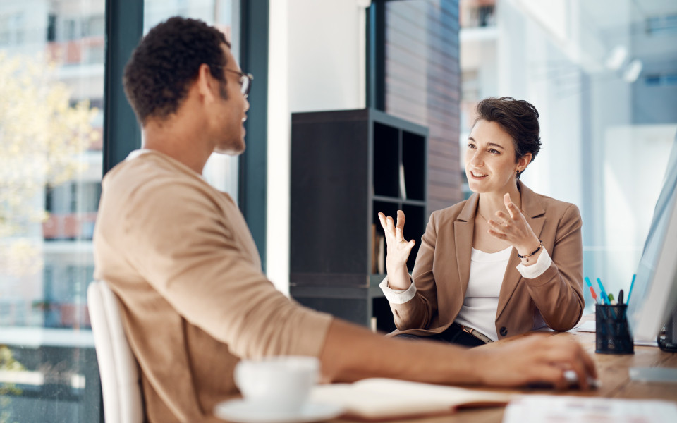 Gespr&auml;ch mit dem Chef &uuml;ber eine m&ouml;gliche Workation 