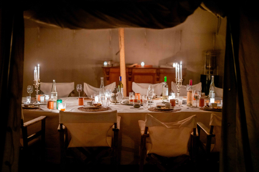 Dinner in der W&uuml;ste Agafy / Copyright/Fotocredit: 